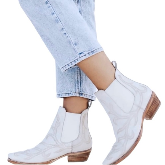 Free People Shoes - Free People Wayward Ivory Bone Leather Western Boots size 36.5 NWOT